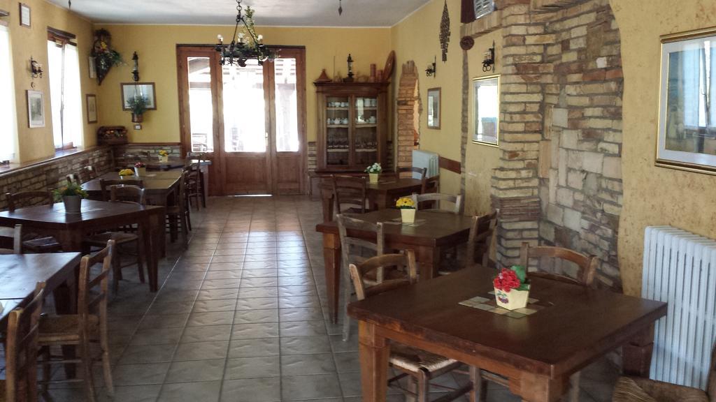 Agriturismo Col Morino Panzió Pineto Kültér fotó