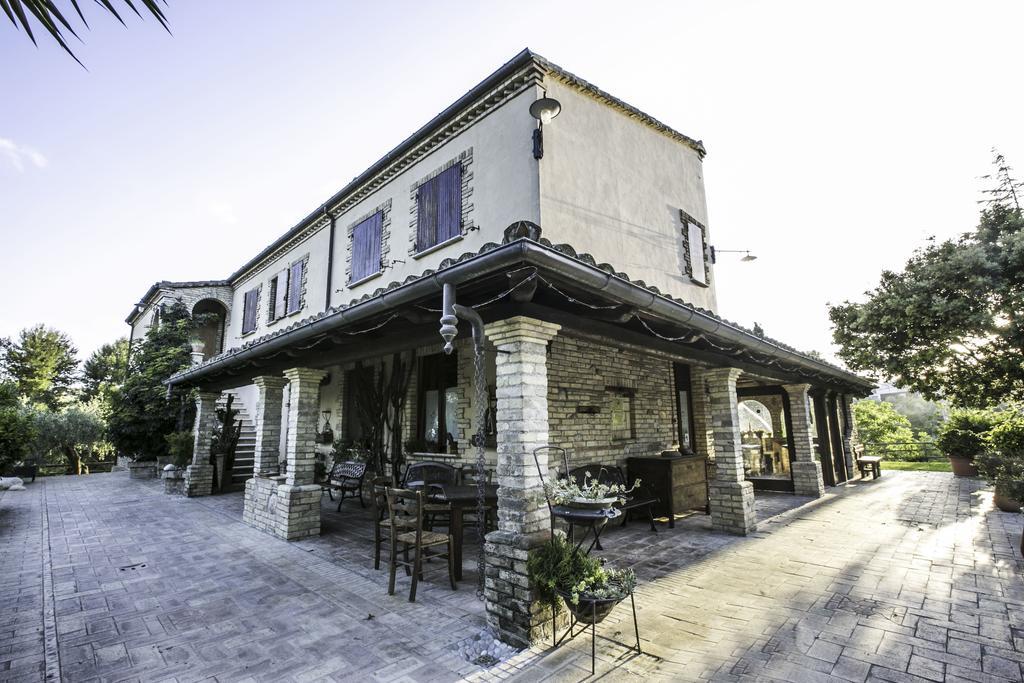 Agriturismo Col Morino Panzió Pineto Kültér fotó